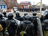 Три жителя поселка Плеханово Тульской области, задержанных утром 17 марта во время так называемого "газового бунта" за неповиновение полиции арестованы Ленинским районным судом на трое суток