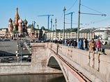 В преддверии празднования присоединения Крыма власти Москвы зачистили мемориал "Немцов мост" В преддверии празднования присоединения Крыма власти Москвы зачистили мемориал "Немцов мост"