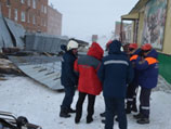 В Красноярском крае в городе Дудинке с жилого дома ветром сорвало крышу (ФОТО, ВИДЕО) В Красноярском крае в городе Дудинке с жилого дома ветром сорвало крышу (ФОТО, ВИДЕО)