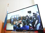 Судья Леонид Степаненко приступил к оглашению доказательств вины подсудимой, сообщает ТАСС. В приговоре отмечается, что Савченко тайно пересекла российскую границу, что подтверждается доказательствами по делу, в том числе показаниями очевидцев