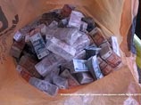 Украинец пытался провезти в Россию 147 миллионов рублей в бензобаке "Волги" Украинец пытался провезти в Россию 147 миллионов рублей в бензобаке "Волги"