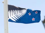 За то, чтобы новым флагом государства стало черно-синее полотнище с четырьмя красными звездами, разделенное на две неравные части серебряной веткой новозеландского папоротника, проголосовали 43% участников плебисцита