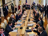 Подробно о темах предстоящих переговоров Путина и Керри не сообщалось, но, очевидно, что они обсудят самые острые темы международной повестки дня, в том числе положение в Сирии и на Украине Подробно о темах предстоящих переговоров Путина и Керри не сообщалось, но, очевидно, что они обсудят самые острые темы международной повестки дня, в том числе положение в Сирии и на Украине