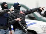 После рейдов полиции в Брюсселе задержаны семь человек - двое их них попали на камеры наблюдения во время терактов