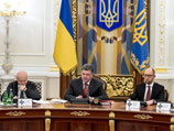 Совет национальной безопасности и обороны (СНБО) Украины на заседании единогласно утвердил применение "персональных специальных экономических и других ограничительных мер (санкций) в отношении лиц, причастных к противоправным действиям"