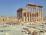 В субботу возобновились ожесточенные бои за сирийский город Пальмира: правительственные войска и ополченцы выбивают оттуда террористов "Исламского государства", захвативших город в мае прошлого года