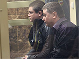 На скамье подсудимых - Сергей Цапок и Вячеслав Цеповяз (слева направо), обвиняемые в убийстве 12-ти человек в станице Кущевская, в ходе слушания по делу банды "Цапковские" в Краснодарском краевом суде.