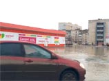На Урале скандал с упавшей в огромную лужу пенсионеркой дошел до прокуратуры На Урале скандал с упавшей в огромную лужу пенсионеркой дошел до прокуратуры