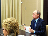 Президент РФ Владимир Путин провел заседания Совета Безопасности, на котором, в частности, звучали предложения об изменениях полномочий Федеральной миграционной службы и Федеральной службы по контролю за оборотом наркотиков, а также их включения в структу