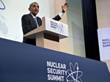 Обама также добавил, что крайне трудно добиться сокращений ядерных арсеналов другими странами, пока США и Россия, обладающие крупнейшими запасами ядерного оружия, "не проявят готовности показывать пример остальным", в частности, Пакистану и Индии