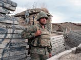 Военнослужащий армии самопровозглашенной Республики Нагорный Карабах на линии соприкосновения с вооружёнными силами Азербайджана в районе города Мартакерт, октябрь 2015 года Военнослужащий армии самопровозглашенной Республики Нагорный Карабах на линии соприкосновения с вооружёнными силами Азербайджана в районе города Мартакерт, октябрь 2015 года