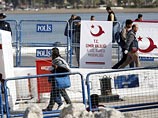 Первое судно с незаконными мигрантами прибыло из Греции в Турцию Первое судно с незаконными мигрантами прибыло из Греции в Турцию
