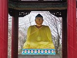 В Элисте совершают обряд очищения и освящения оскверненной статуи Будды