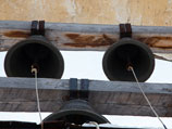 Колокола храма в тюменском селе звонят  под руководством "электронного звонаря"