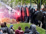 В Париже антиправительственные демонстрации против трудовой реформы обернулись столкновениями с полицией. Против активистов применили слезоточивый газ, среди полицейских есть раненые В Париже антиправительственные демонстрации против трудовой реформы обернулись столкновениями с полицией. Против активистов применили слезоточивый газ, среди полицейских есть раненые
