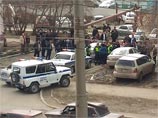 В Новосибирске задержание двух пешеходов-нарушителей вылилось в противостояние 30 человек и шести экипажей полиции (ВИДЕО) В Новосибирске задержание двух пешеходов-нарушителей вылилось в противостояние 30 человек и шести экипажей полиции (ВИДЕО)