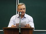 Ливанов прочел текст "Тотального диктанта" и заявил, что писать его интереснее Ливанов прочел текст "Тотального диктанта" и заявил, что писать его интереснее
