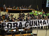 Нижняя палата парламента Бразилии в воскресенье выступила за импичмент в отношении президента страны Дилмы Русеф Сторонники этой инициативы смогли заручиться поддержкой двух третей депутатов, необходимой для ее принятия Нижняя палата парламента Бразилии в воскресенье выступила за импичмент в отношении президента страны Дилмы Русеф Сторонники этой инициативы смогли заручиться поддержкой двух третей депутатов, необходимой для ее принятия