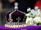 Знаменитый бриллиант "Кохинур" ("Гора света"), украшающий корону британской королевы Елизаветы II, не может вернуться в Индию