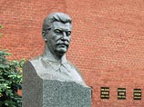 "Противоречивые факты биографии Сталина, а также оценка его деятельности навряд ли позволят получить желаемый эффект в деле патриотического воспитания молодежи, способствовать консолидации общества..." - говорится в письме мэра