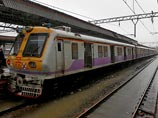 В Индии банда ограбила более 100 пассажиров поезда Sultanpur Express