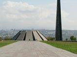 Армянские СМИ обратили внимание, что глава российского дипломатического ведомства первым делом посетил Мемориальный комплекс памяти жертв геноцида армян "Цикернакаберд"