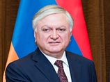 Сергей Лавров в Ереване почтил память жертв геноцида армян и обвинил Турцию в призывах к войне за Карабах