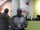 22 апреля, директор Oriflame по корпоративным вопросам в России и СНГ Сергей Большаков рассказал журналистам о том, что силовики оцепили центральный офис компании и не пускают сотрудников в здание