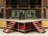 Президент США Барак Обама посетил лондонский театр "Глобус", где для него устроили 10-минутное частное представление, включавшее знаменитый монолог из "Гамлета"
