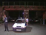 Как сообщает корреспондент НТВ с места событий, в штабе операции по освобождению заложников, который возглавляют высокие чины ФСБ и МВД, предпринимаются все попытки для освобождения заложников без применения силы Как сообщает корреспондент НТВ с места событий, в штабе операции по освобождению заложников, который возглавляют высокие чины ФСБ и МВД, предпринимаются все попытки для освобождения заложников без применения силы