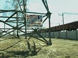 Плакат с Гитлером рядом с ветеранским кладбищем в Прибайкалье вывесили студенты Плакат с Гитлером рядом с ветеранским кладбищем в Прибайкалье вывесили студенты