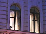 Накануне судебные приставы, пробыв около часа в помещении центрального офиса "Медиа-Моста" в Палашевском переулке в Москве, покинули здание, не предприняв никаких действий Накануне судебные приставы, пробыв около часа в помещении центрального офиса "Медиа-Моста" в Палашевском переулке в Москве, покинули здание, не предприняв никаких действий