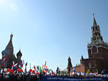 В 10 утра на Красной площади в Москве началось многотысячное профсоюзное шествие в связи с празднованием Первомая
