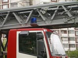 Агентству "Москва" в спасательном ведомстве сообщили, что людей освобождали при помощи "пожарных лестниц"