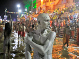 Шторм, разразившийся в Индии во время крупнейшего религиозного праздника, привел к гибели людей