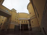 Навальный пожаловался в КС на невозможность судиться с генпрокурором Юрием Чайкой Навальный пожаловался в КС на невозможность судиться с генпрокурором Юрием Чайкой