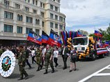 ДНР празднует вторую годовщину независимости: в Донецке проходят массовые гулянья и праздничный митинг ДНР празднует вторую годовщину независимости: в Донецке проходят массовые гулянья и праздничный митинг