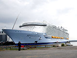 Самый большой круизный лайнер в мире - Harmony of the seas - в воскресенье отправился в первое длительное плавание, покинув порт французского города Сен-Назер Самый большой круизный лайнер в мире - Harmony of the seas - в воскресенье отправился в первое длительное плавание, покинув порт французского города Сен-Назер