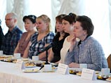 "Нужно сделать их работу еще более прозрачной для родителей, дать им возможность отсматривать видео с занятий с их детьми", - говорится в заявлении на официальном сайте губернатора "Нужно сделать их работу еще более прозрачной для родителей, дать им возможность отсматривать видео с занятий с их детьми", - говорится в заявлении на официальном сайте губернатора