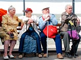Говоря о повышении пенсионного возраста, Кудрин подчеркнул, что это поможет решить целый ряд "назревших проблем", в том числе "сохранения высокой или повышения пенсии для тех, кто стал уже пенсионерами"