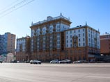 По инициативе Валерия Слесарева из Егорьевска были собраны более 500 подписей под обращением к президенту США Бараку Обаме. С ними мужчина отправится на прием в американское посольство в Москве По инициативе Валерия Слесарева из Егорьевска были собраны более 500 подписей под обращением к президенту США Бараку Обаме. С ними мужчина отправится на прием в американское посольство в Москве