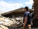 Представители Специальной мониторинговой миссии (СММ) ОБСЕ на территории Докучаевска Донецкой области, который подвергся обстрелу украинскими военнослужащими, 17 мая 2016 года Представители Специальной мониторинговой миссии (СММ) ОБСЕ на территории Докучаевска Донецкой области, который подвергся обстрелу украинскими военнослужащими, 17 мая 2016 года