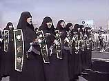 . По центральной площади Тегерана маршировал корпус стражей революции и ударные женские батальоны