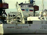 После заправки топливом в одном из портов Мурманской области судно отправилось в Баренцево море, на место гибели "Курска" После заправки топливом в одном из портов Мурманской области судно отправилось в Баренцево море, на место гибели "Курска"