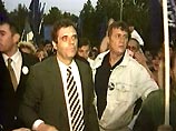 Последние опросы показывают, что лозунги Милошевича становятся все менее эффективными - Коштуница вырвался вперед на 20 %