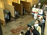 Голосование на президентских и парламентских выборах в Югославии проходит довольно активно Голосование на президентских и парламентских выборах в Югославии проходит довольно активно