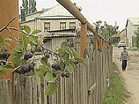 В этом доме в поселке Октябрьский несколько лет прожила семья азербайджанцев Мамедовых В этом доме в поселке Октябрьский несколько лет прожила семья азербайджанцев Мамедовых