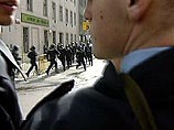 Однако манифестанты возобновили свою деятельность Однако манифестанты возобновили свою деятельность