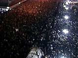 Около 200 тысяч человек собрались в центре Белграда Около 200 тысяч человек собрались в центре Белграда