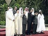 Перед подписанием декларации лидеры стран - членов ОПЕК сфотографировались вместе на память
